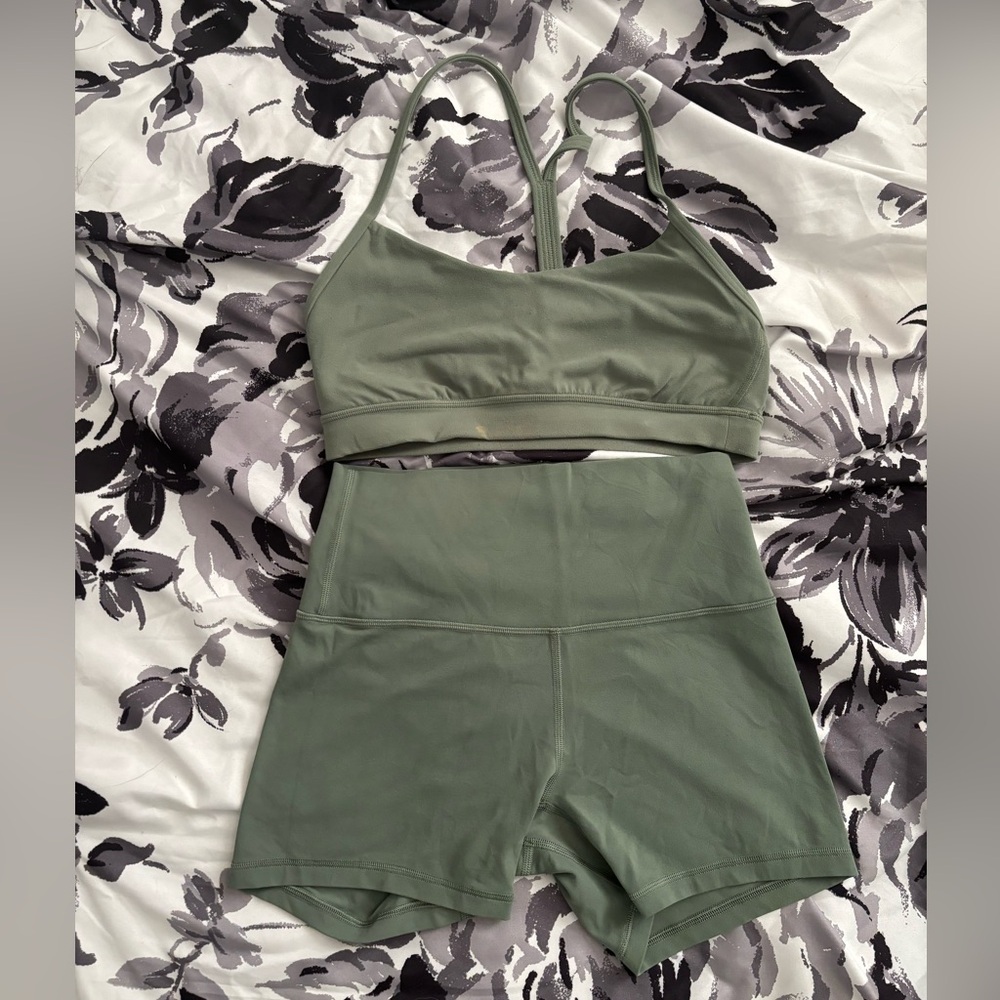 Lululemon align 4” shorts and bra size 6